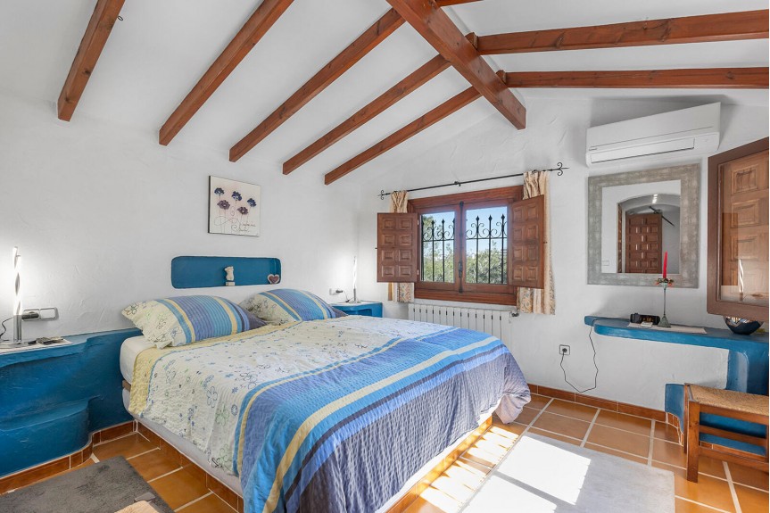 Villamartin, Willa z basenem