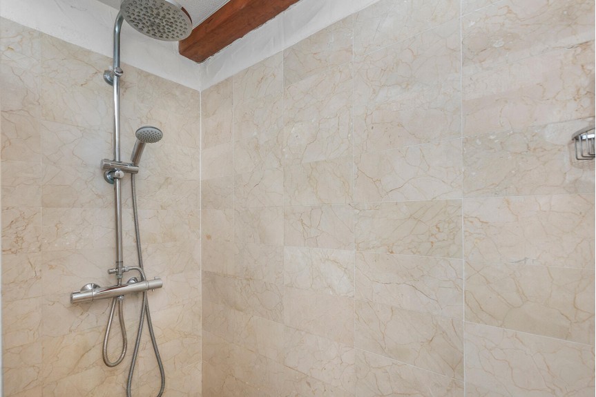 Villamartin, Willa z basenem