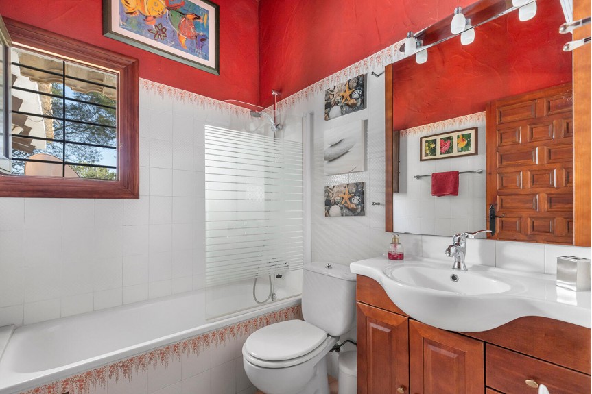 Villamartin, Willa z basenem