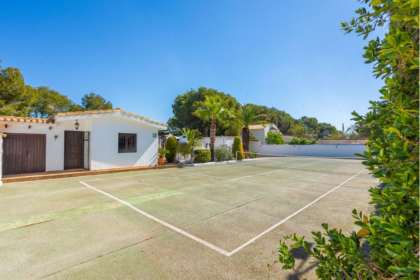 Villamartin, Willa z basenem